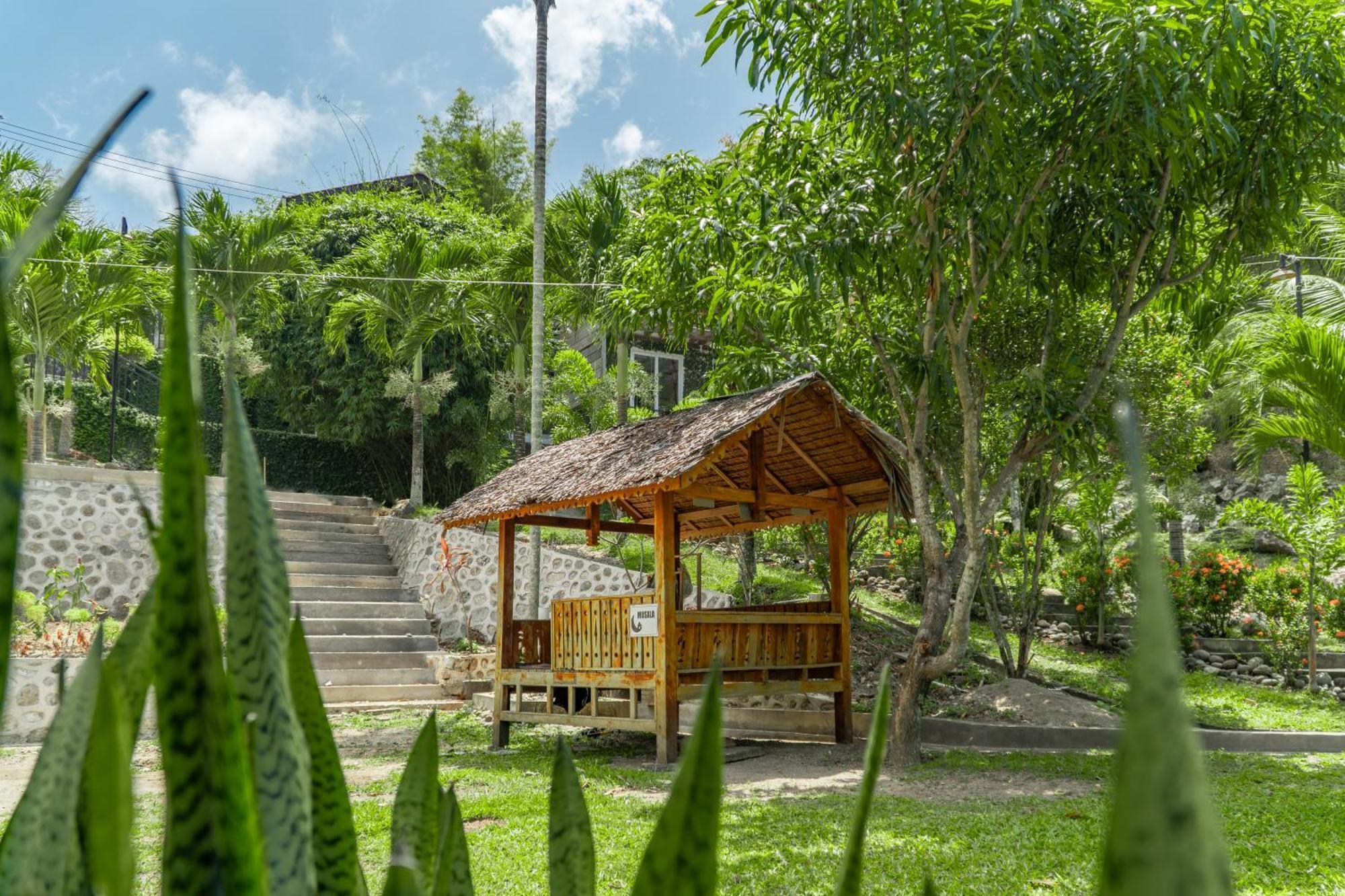 The Hawk'S Nest Resort Sabang  Exterior photo